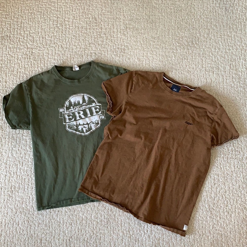 Set of two tees size Large